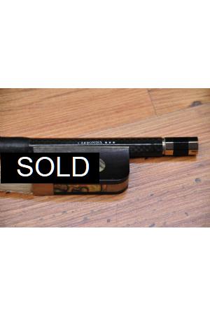 Double bass bow by Carbondix. Fibre. Freng Frog (used) Double bass bow by Carbondix. Fibre. Freng Frog (used)